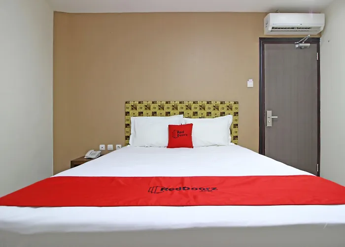 Reddoorz Near Uns Solo Hotel